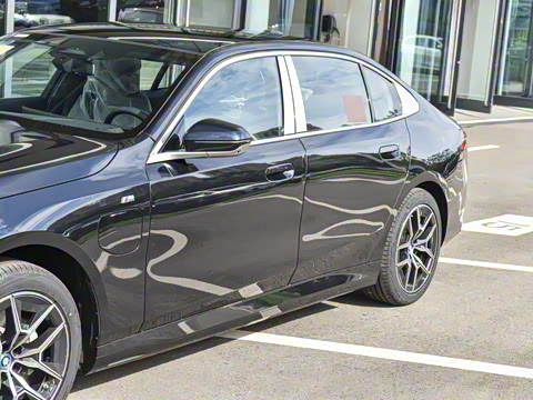 2024�� eDrive 35L ������ M�˶���װ