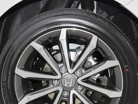 2025�� 240TURBO CVT�Ƽ���