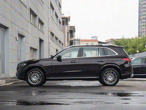 2025�� GLC 300 L 4MATIC ������ 5��