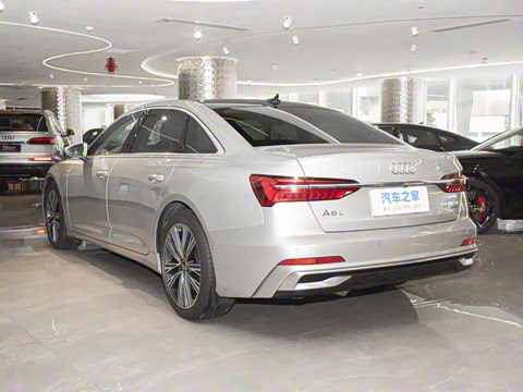 2025�� �Ŀ� 55 TFSI quattro �콢������