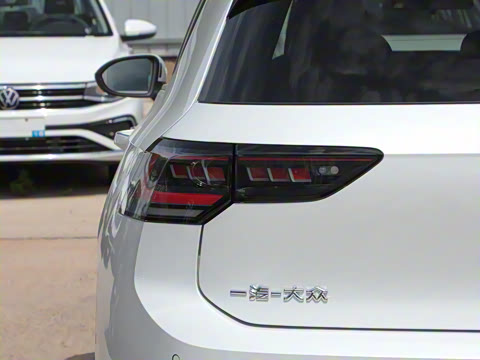 2025�� �Ŀ�� 300TSI R-Line