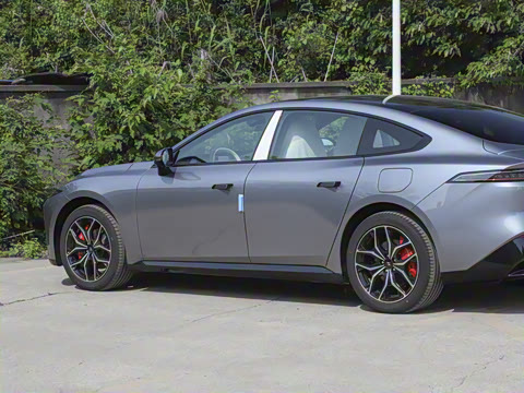 2025�� ���� 650ProѲ����