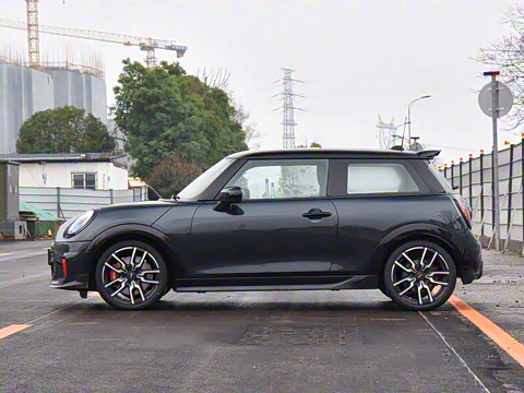 2025�� JOHN COOPER WORKS