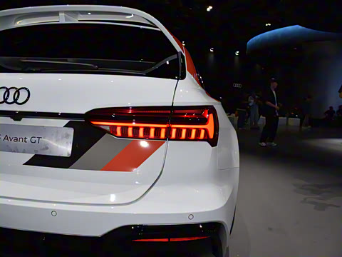 2025�� RS 6 Avant GT