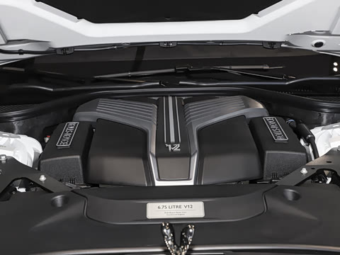 2025�� Black Badge