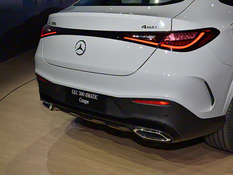 2025�� GLC 300 4MATIC ����SUV