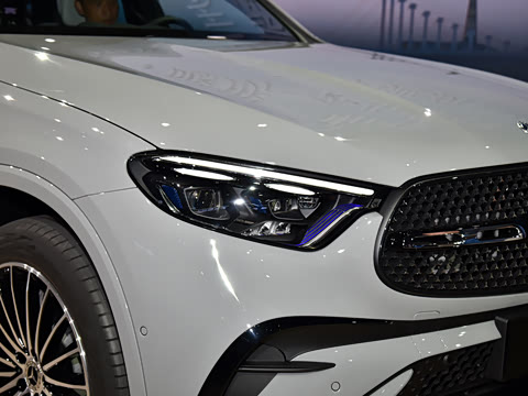 2025�� GLC 300 4MATIC ����SUV