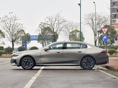 2024�� 530Li ������ M�˶���װ