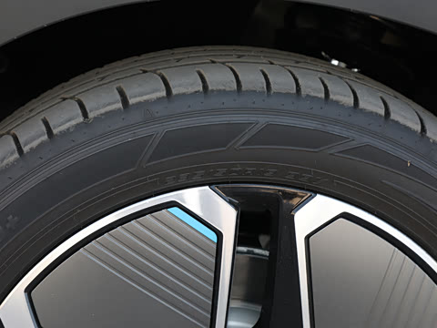 2025�� 735MAX 160kW