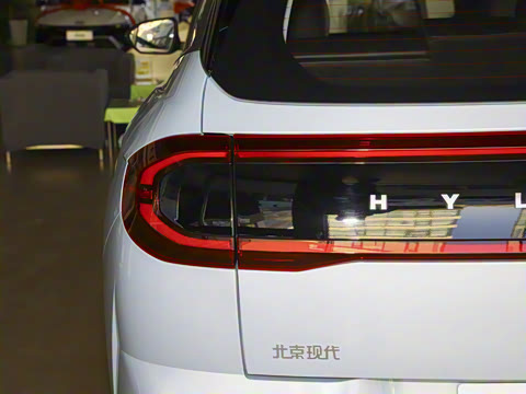 2023�� ��� 2.0L ����LUX