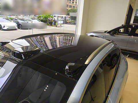 2025�� 75kWh Touring