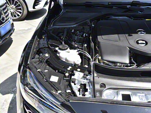 2025�� �Ŀ� E 300 L �����