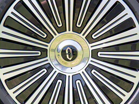 2025�� ���� Ultra�� 53.4kWh 5����