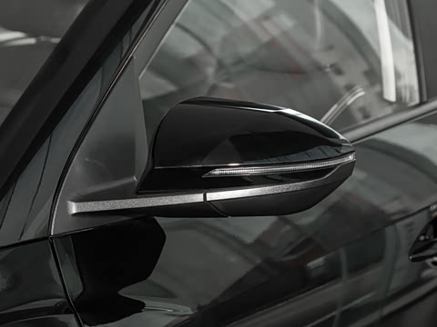 2023�� ��� 2.0L ����LUX