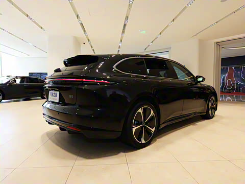 2025�� 75kWh Touring