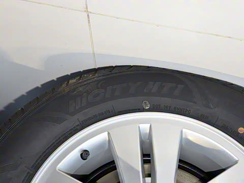 2024�� 2.0L �ֶ�������CNG 9��