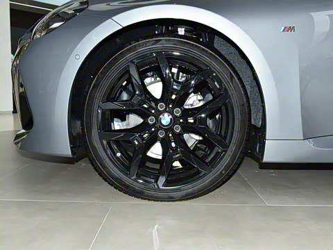 2025�� 225i M�˶���ҹ��װ