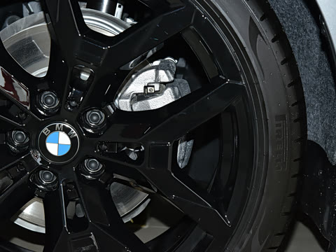 2025�� 225i M�˶���ҹ��װ