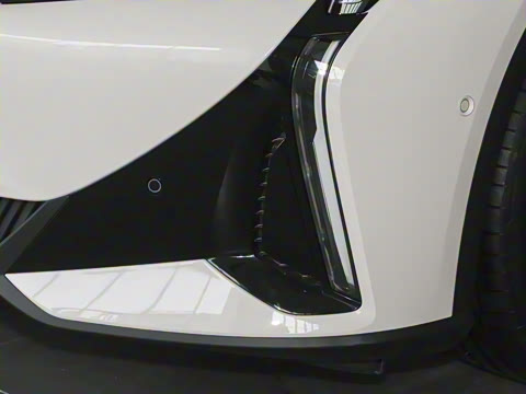 2025�� 560MAX 185kW