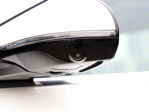 2025�� E 300 L ʱ���˶���