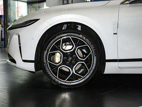 2025��  ���� ����� 710 Զ����