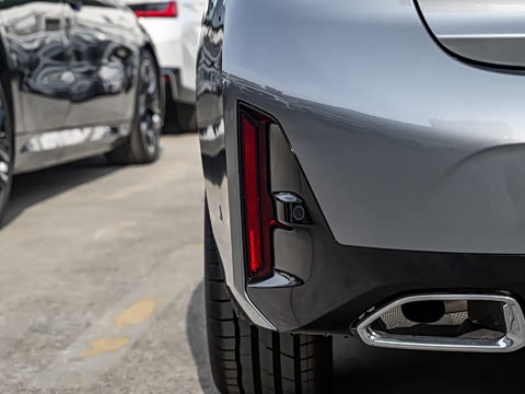 2025�� 325i M�˶���װ