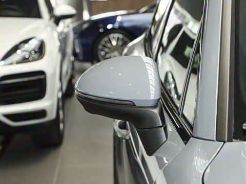 2025�� Cayenne 3.0T ���۰�