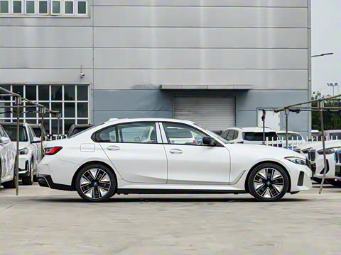 2024�� eDrive 40 L ��ҹ�˶���װ