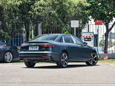 2025�� 200���������� 40 TFSI ����������