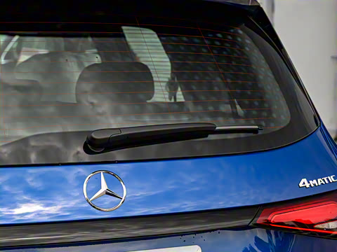 2025�� GLC 300 L 4MATIC ������ 7��