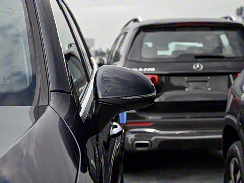 2025�� GLC 300 L 4MATIC ������ 5��