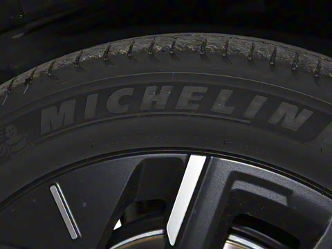 2025�� 825 Max��