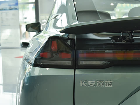 2025�� 300UltraǬ���Ǽ�ADS SE���̰�