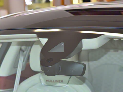 2026�� 4.0T V8 Mulliner