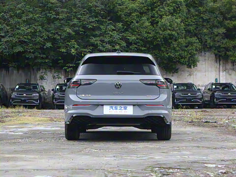 2025�� �Ŀ�� 300TSI R-Line