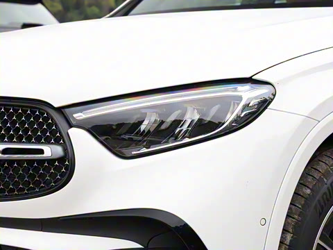 2025�� GLC 260 L 4MATIC ������