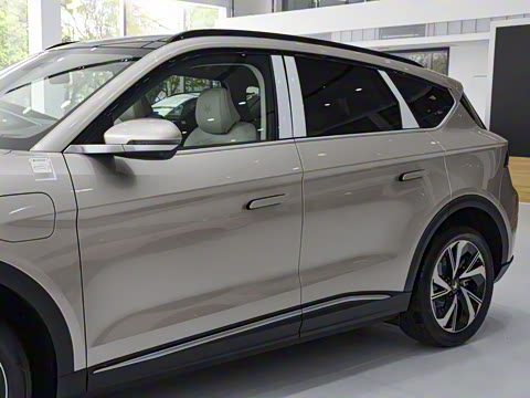 2025�� 688MAX 175kW