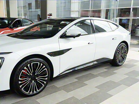 2025�� �Ŀ� Ultra���̰�