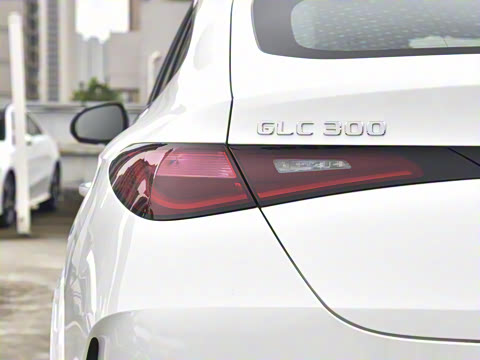 2025�� �Ŀ� GLC 300 4MATIC ����SUV