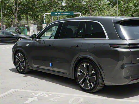 2025�� Ultra ���ܻ��°�