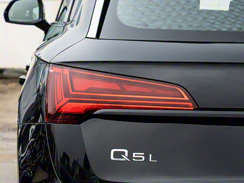 2025�� 40 TFSI ����������