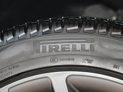 2025�� 400PS Dynamic SE