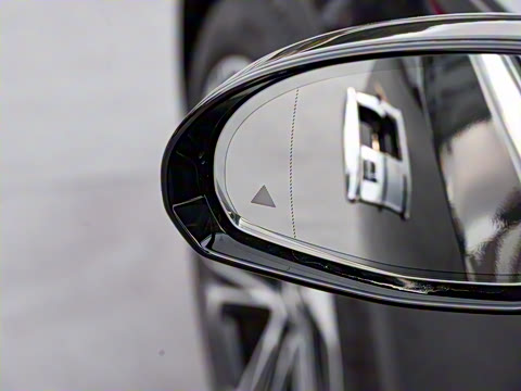 2024�� E 350 e L ���ʽ��϶����γ�