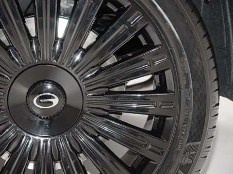 2025�� Ǭ�� UItra 6��