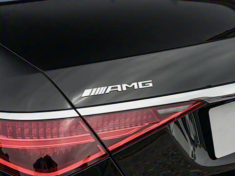 2025�� AMG S 63 L E Performance