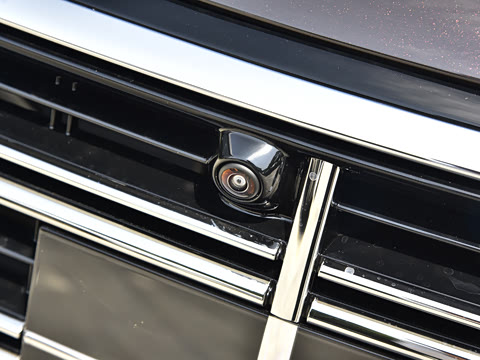 2025�� E 300 L ������