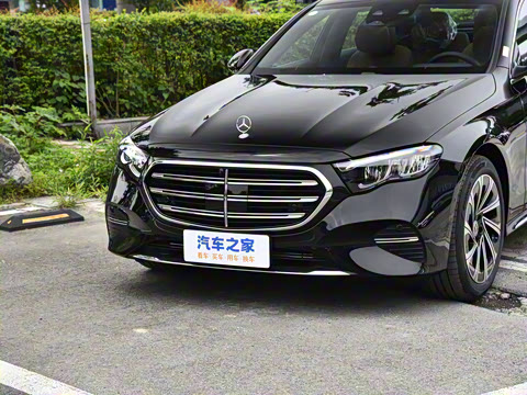 2024�� �Ŀ� E 300 L ������