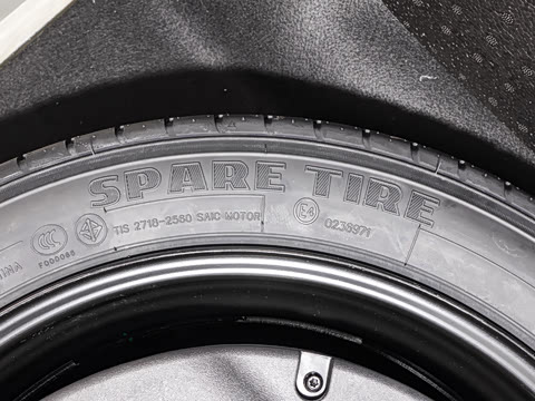 2025�� 2.0T 405 AT������