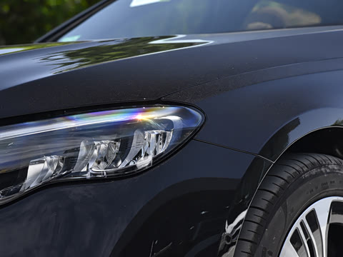 2024�� E 350 e L ���ʽ��϶����γ�