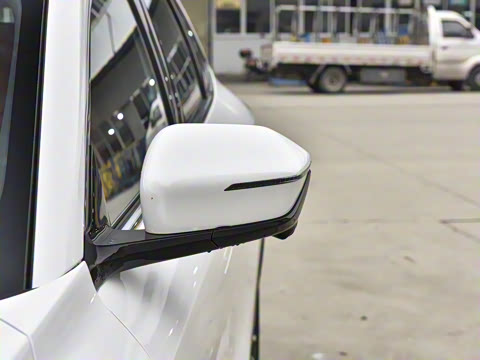 2025�� ���Ĵ� UItra 2.0T ������ �ǻ۾�����